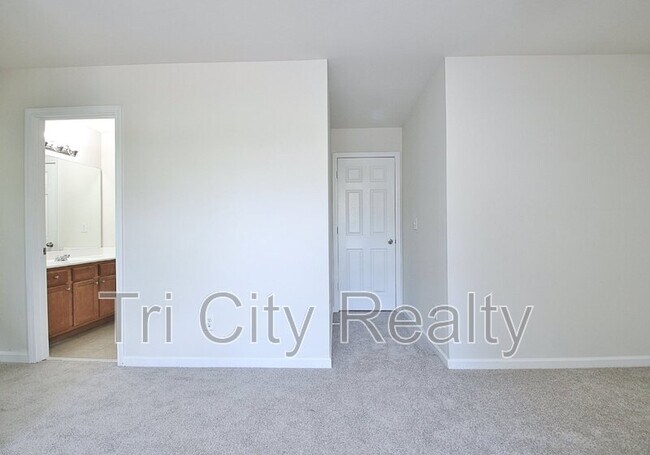 Building Photo - 111 Covington Terrace