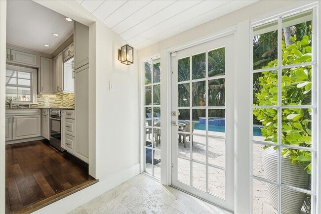 Building Photo - 459 NE 15th Ave