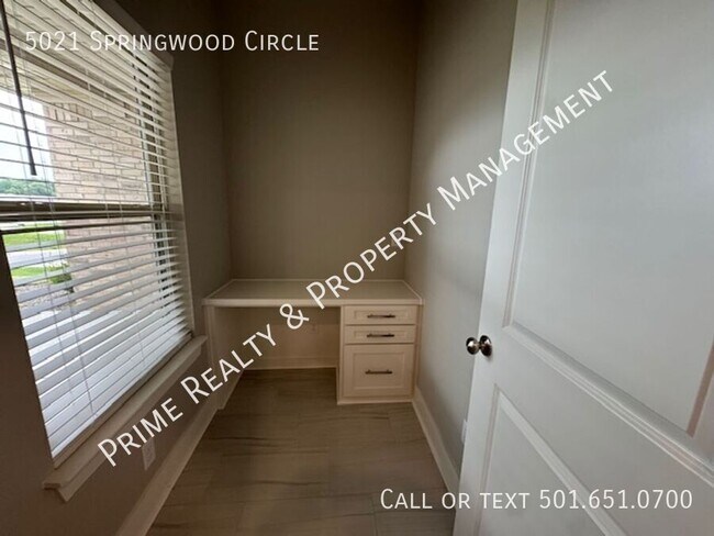 Building Photo - 5021 Springwood Cir