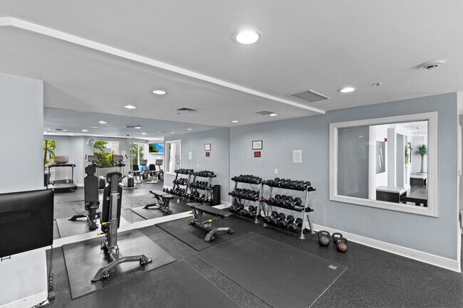 Building Photo - 255 Evernia St