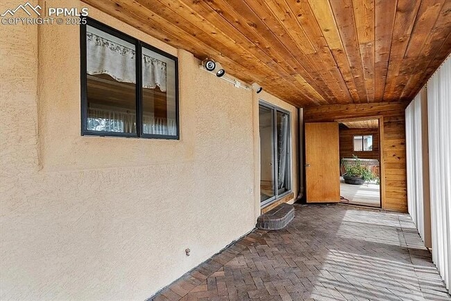 Building Photo - 497 South Avenida Del Oro E