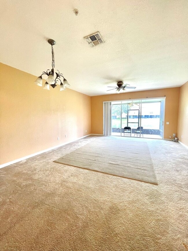 Building Photo - $1,690 2 BED / 2.5 BATH - 2 Story Townhouse