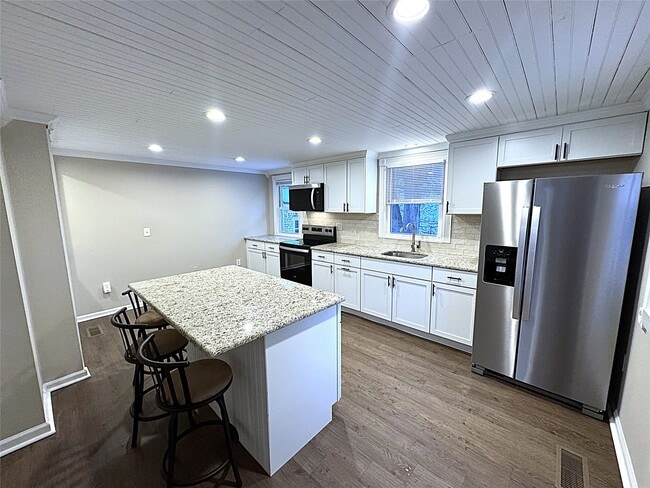 Building Photo - 1216 Vestal Rd