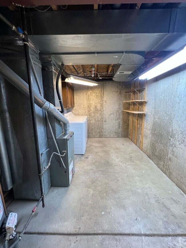 Building Photo - Long Realty & Property Management - Large ...