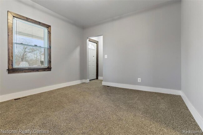 Building Photo - 767 Navahoe St