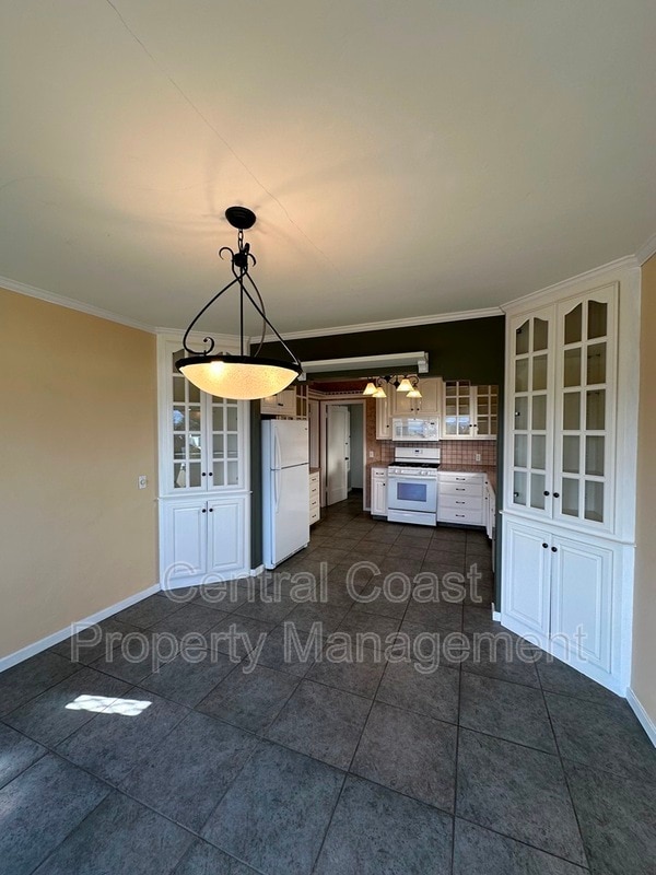 Building Photo - 254 Larkin St