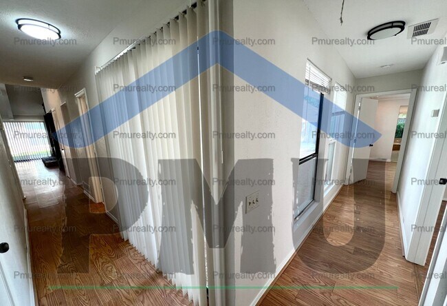 Building Photo - AVAILABLE NOW!!! Stunning 4-Bed, 3-Bath Ho...