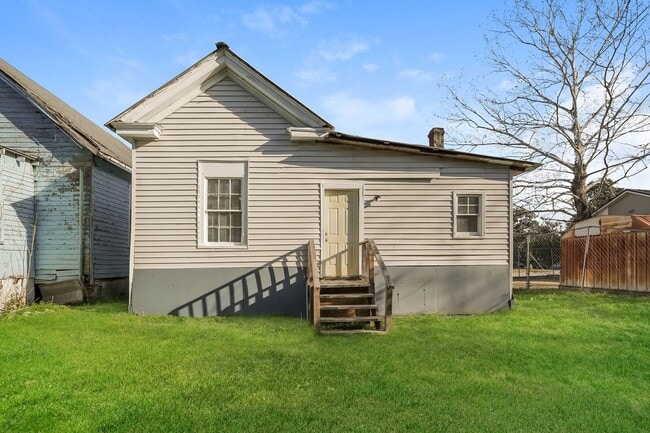 Building Photo - Augusta 2 Bedroom House!