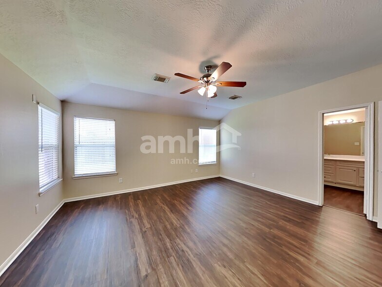 Building Photo - 21706 Oakbridge Park Ln