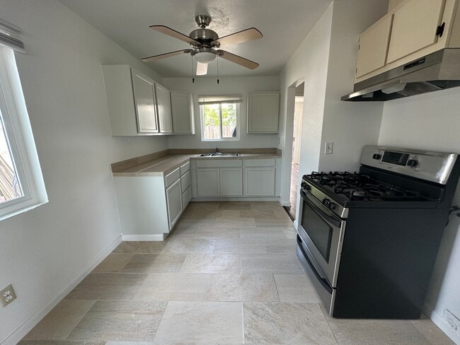 Building Photo - Nicely remodeled home