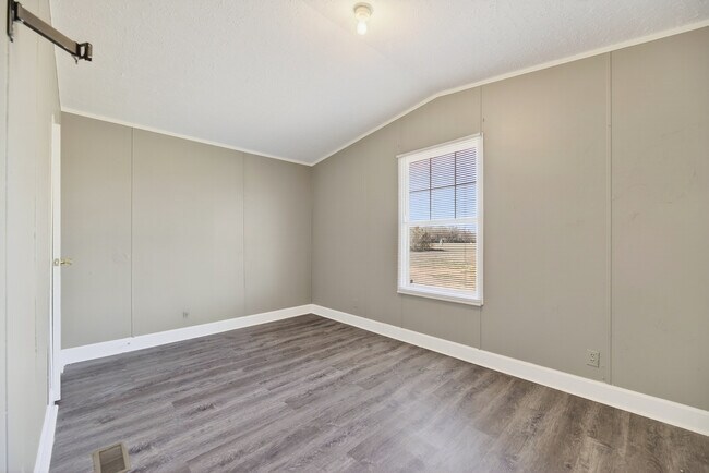 Building Photo - 2382 Bass Dr