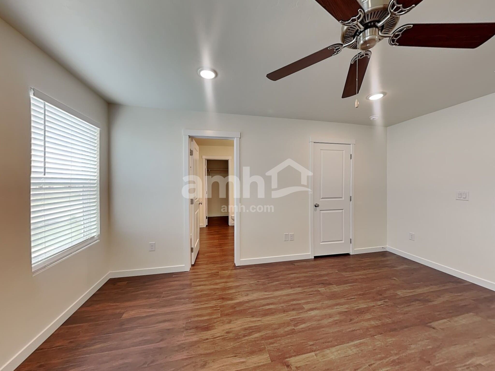 Building Photo - 9428 W Shumard St