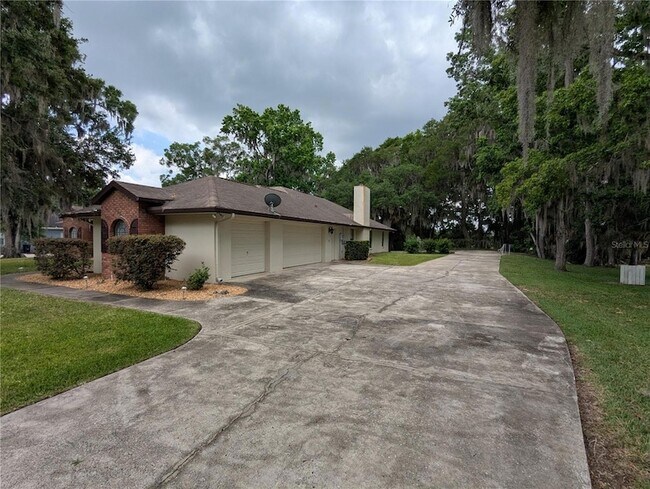 Building Photo - 8930 SE 17th Ct