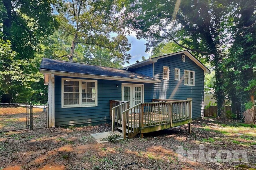 Building Photo - 847 Raintree Way SE