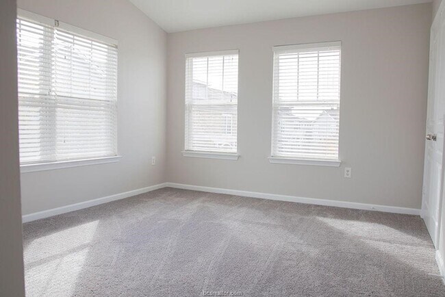 Building Photo - 1725 Harvey Mitchell Pkwy S