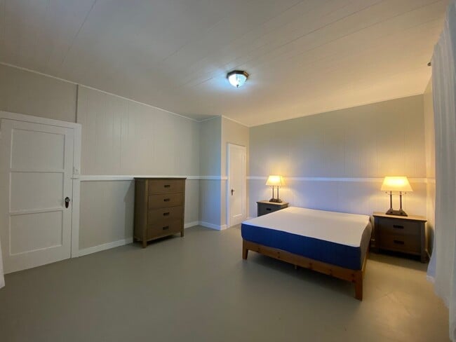 Building Photo - Furnished Plantation Home with 3 Bedrooms,...