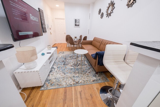 Building Photo - 301 E 104th St