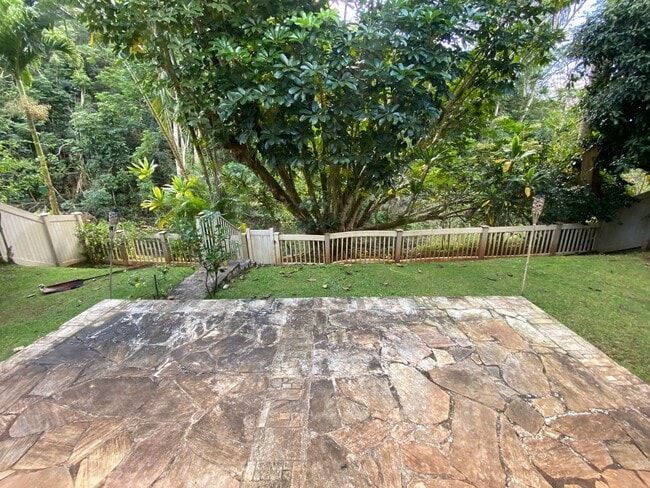 Building Photo - LOCATION, LOCATION, LOCATION!