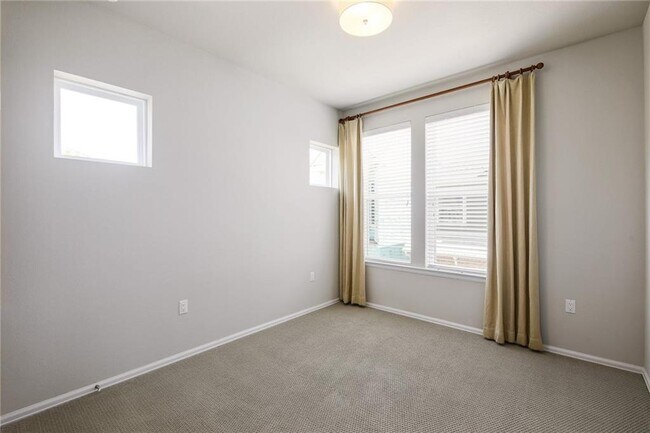 Building Photo - 10303 Oldham Cv