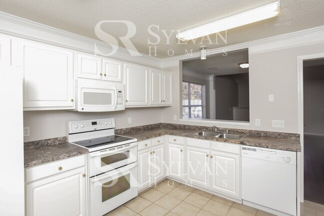 Building Photo - Welcome to Your 3BR 2BA Dream Home