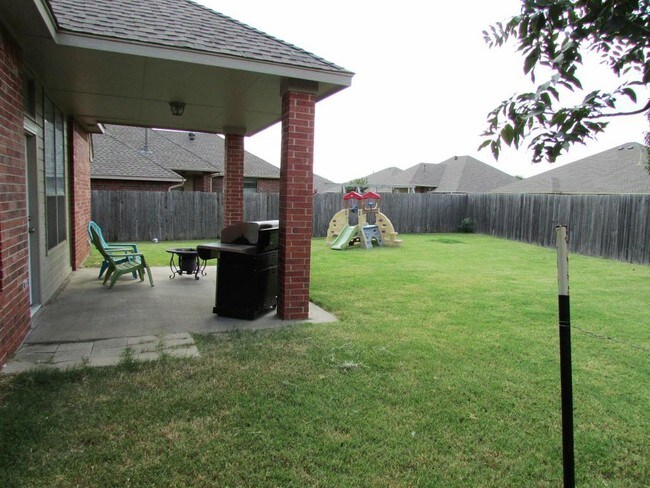 Building Photo - 3016 Cruden Dr