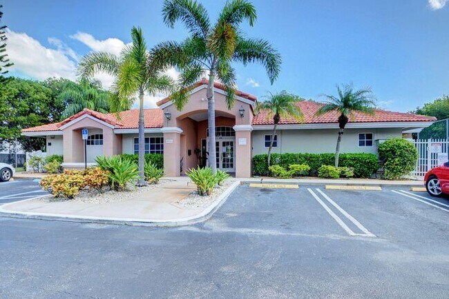 Building Photo - 612 Executive Center Dr