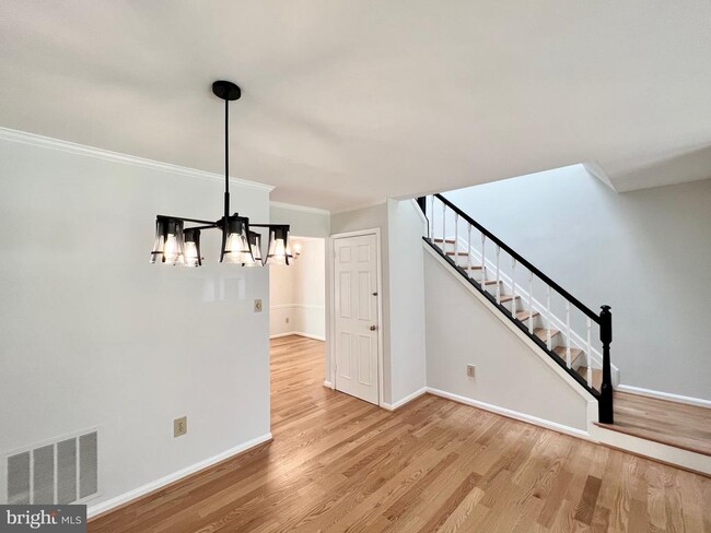 Building Photo - 10611 Pine Haven Terrace