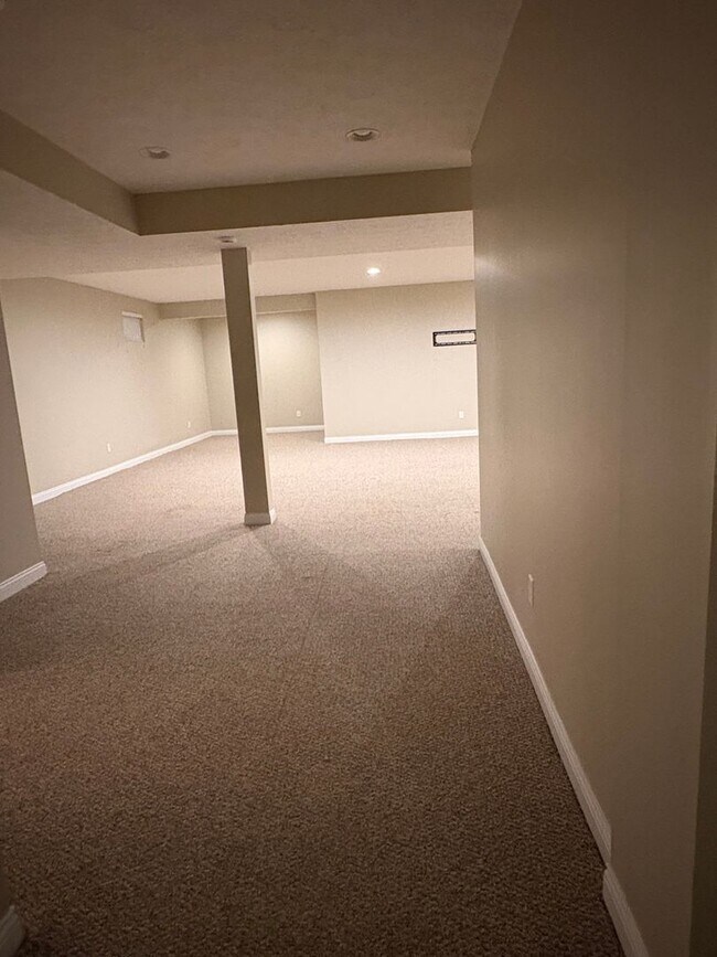Building Photo - Gorgeous 3 bdr/3.5 bath Home in Centerville/Springboro Area