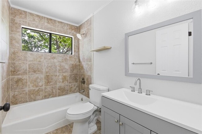 Building Photo - 2326 Dowd Ln