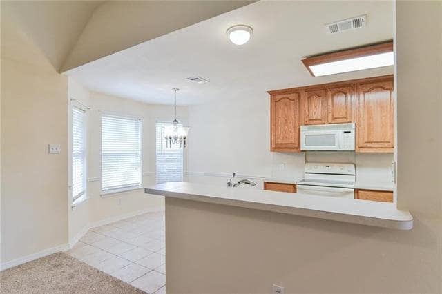 Building Photo - 502 Wild Springs Dr