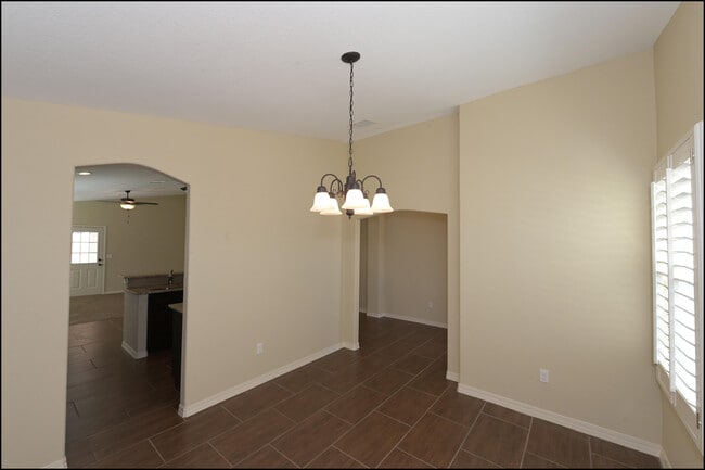 Building Photo - 3131 Red Orchard Dr