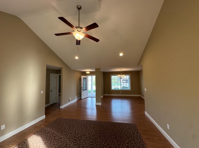 Building Photo - 4500 Weybridge Dr