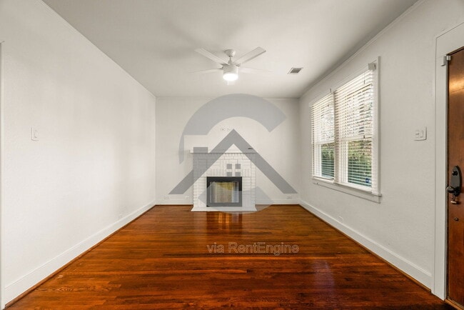 Building Photo - 1615 N Taylor St