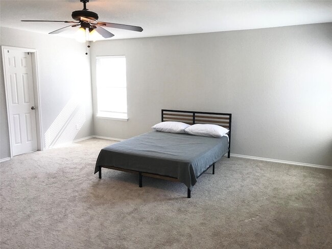 Building Photo - 4956 Thorn Hollow Dr