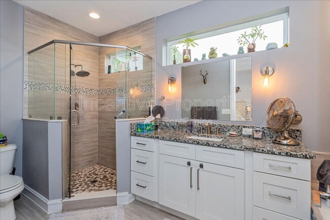 Building Photo - 109 E Evans St