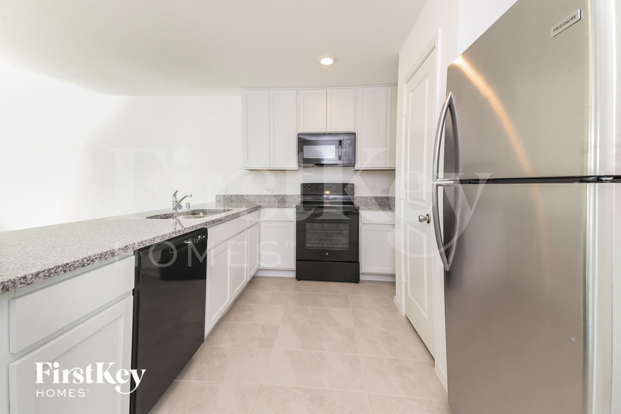 Building Photo - 235 Plumcove Dr