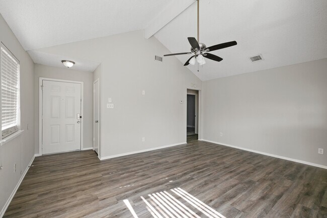 Building Photo - 13702 Tanvern Ct
