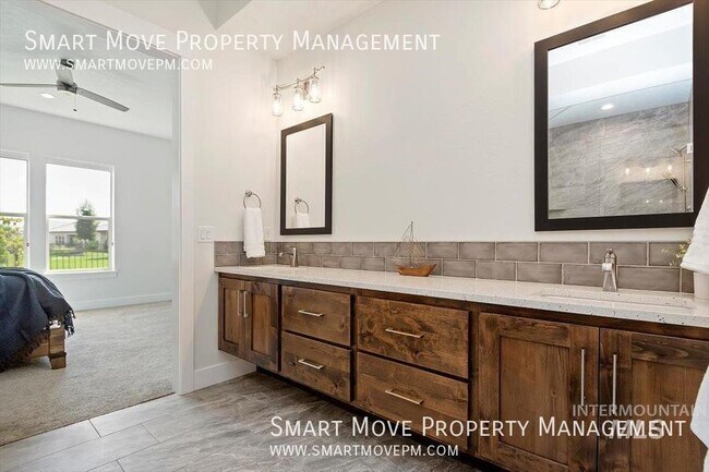 Building Photo - 6606 N Spindrift Way