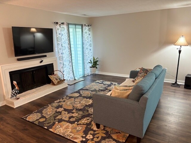 Building Photo - 18 Willow Bridge Dr