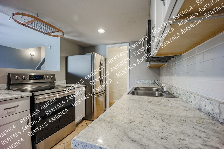 Building Photo - 6053 N 79th St