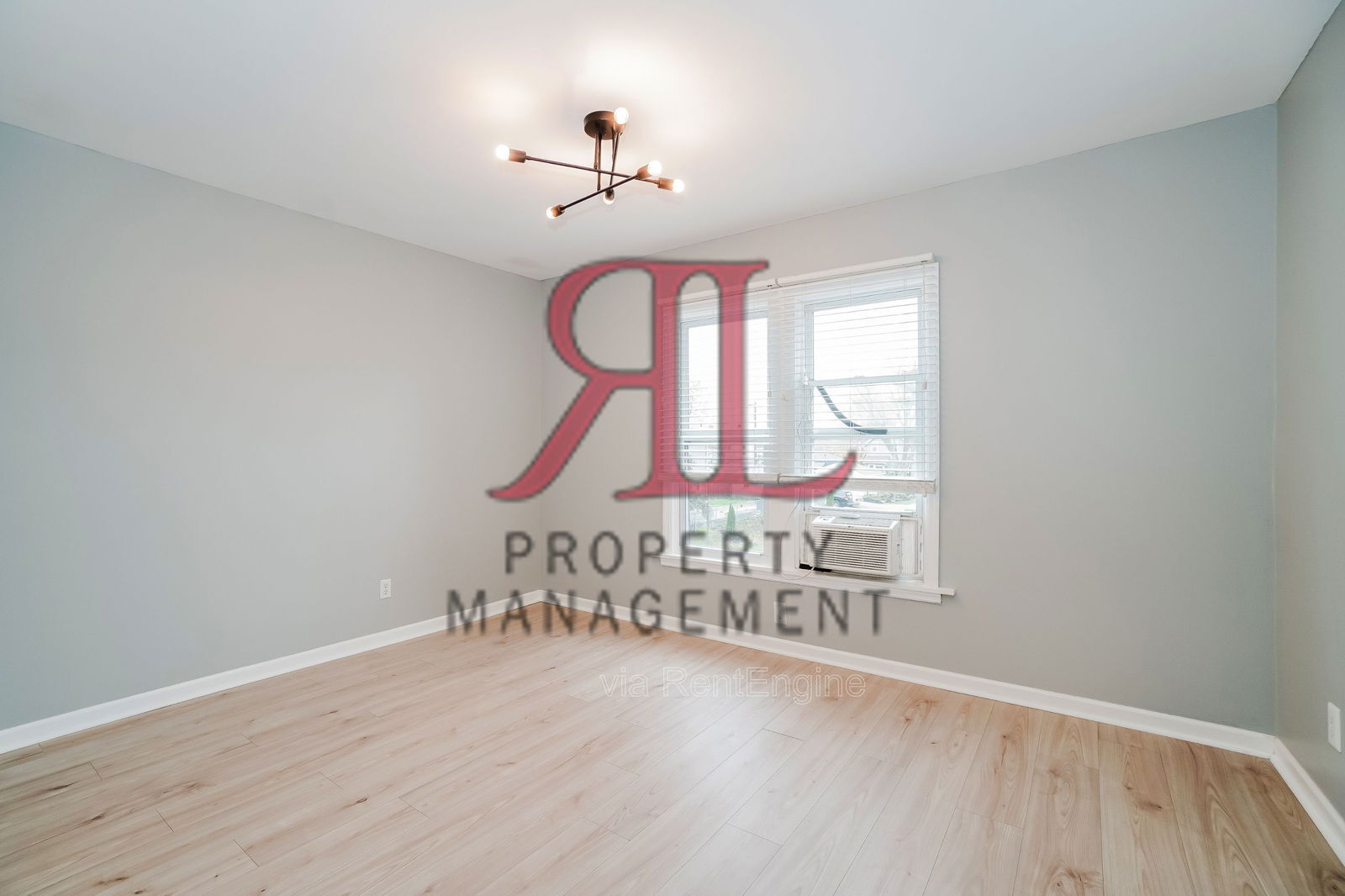 Building Photo - 543 E Jenkins Ave