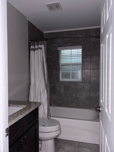 Building Photo - 15725 SE 97th Ave