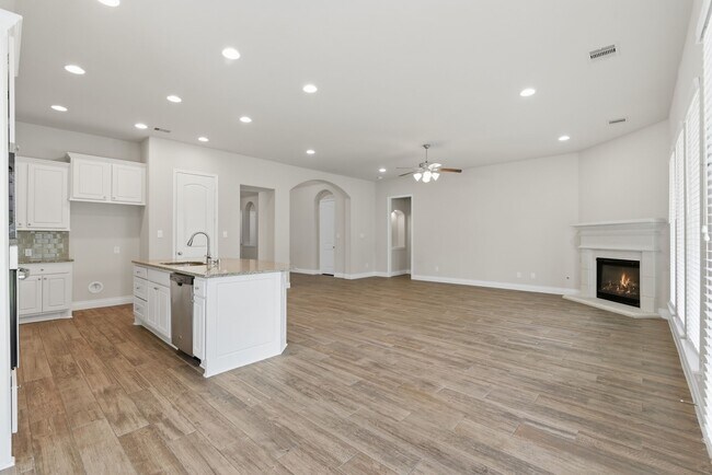Building Photo - 27922 Arden Trl