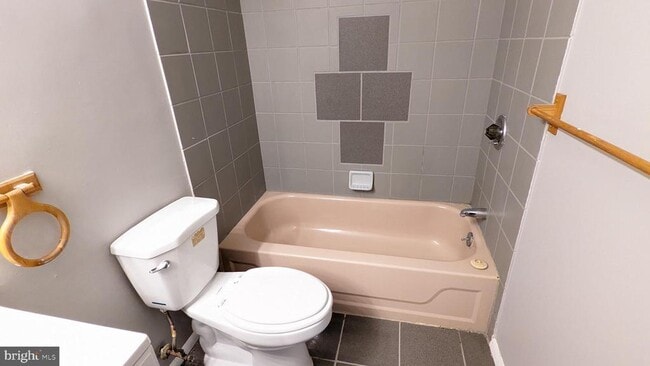 Building Photo - 1703 Fountain Rock Way