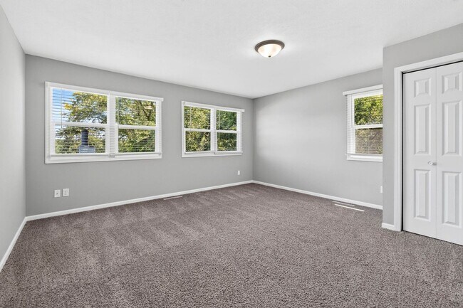 Building Photo - 7629 Pinkney St