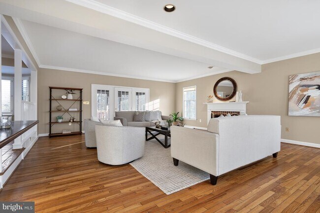 Building Photo - 8815 Surrey Ct