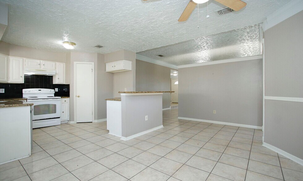 Building Photo - 21306 Park Run Drive