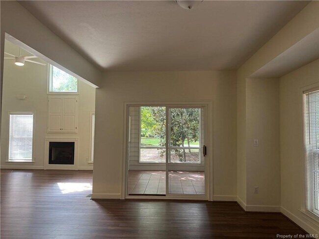 Building Photo - 6305 Chiswick Park