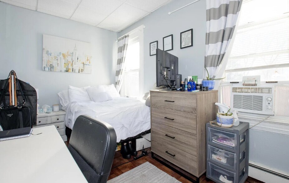 Building Photo - 222 Waverly Pl