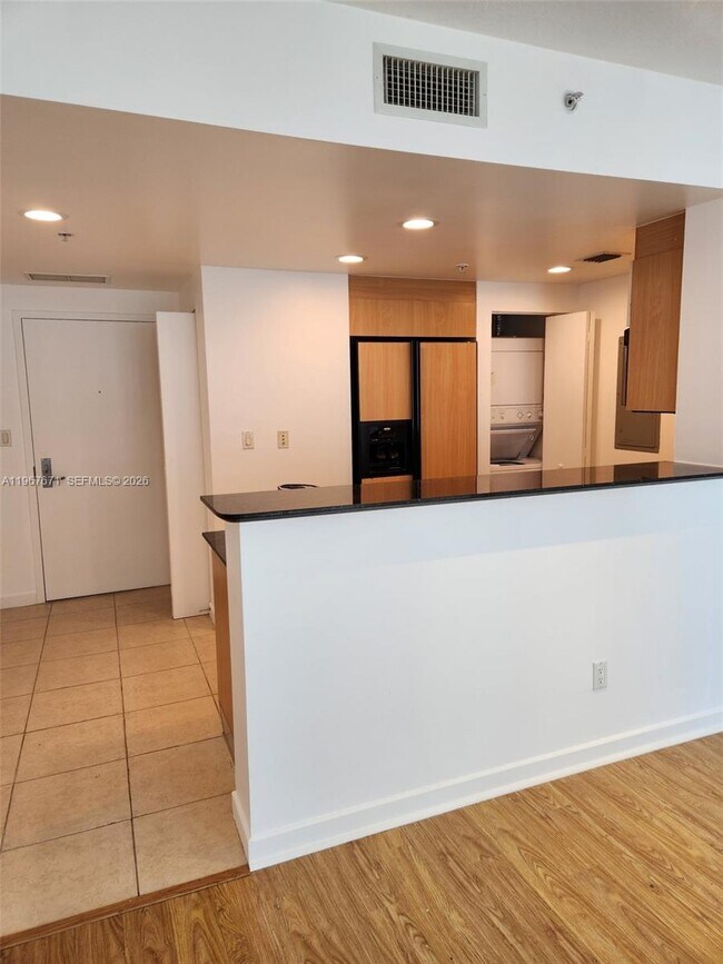 Building Photo - 335 S Biscayne Blvd